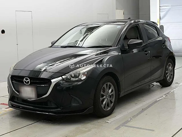 Mazda Demio 2017, auction grade R