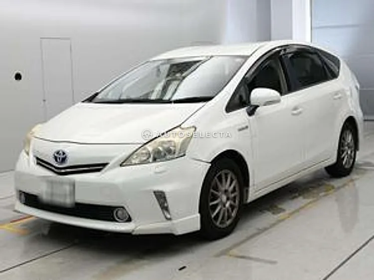 Toyota Prius Alpha 2011, photo 1 of 1