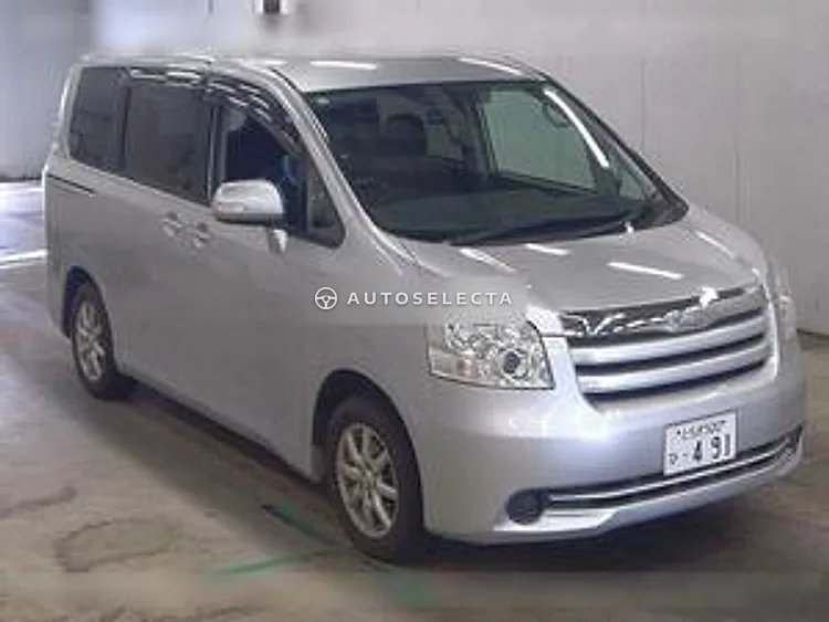 Toyota Noah 2007, photo 1 of 1