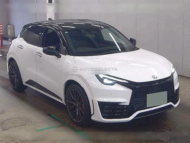Lexus LBX 2025, auction grade 5