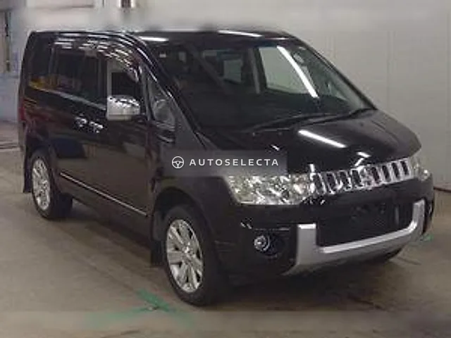 Mitsubishi Delica D:5 2012, auction grade 4