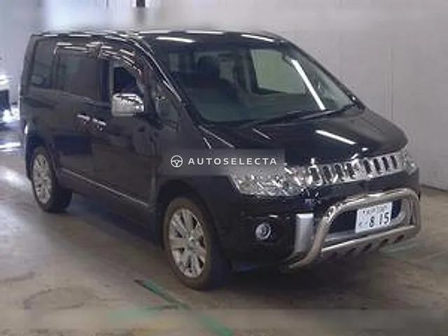 Mitsubishi Delica D:5 2015, auction grade 3.5