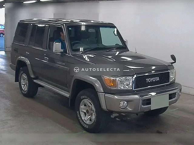 Toyota Land Cruiser 70 2015, auction grade 4