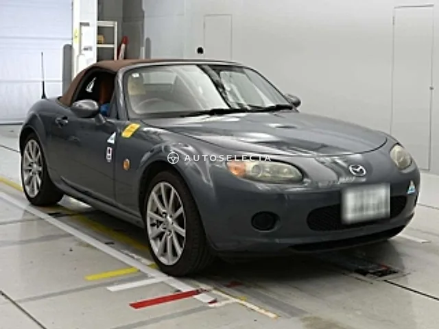 Mazda Roadster 2005, auction grade 4