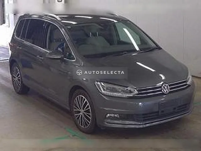 Volkswagen Golf Touran 2019, auction grade 4.5
