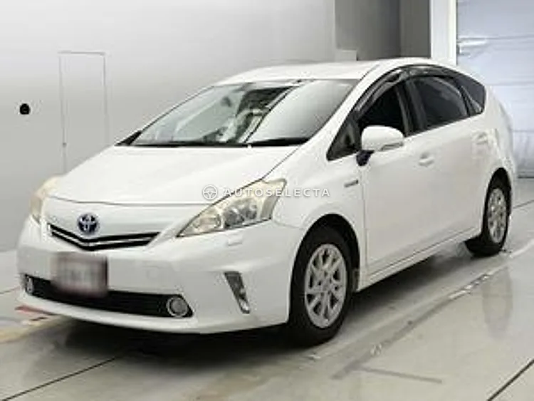 Toyota Prius Alpha 2012, photo 1 of 1