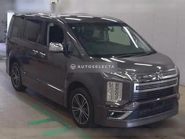 Mitsubishi Delica D:5 Urban Gear 2019, auction grade 4