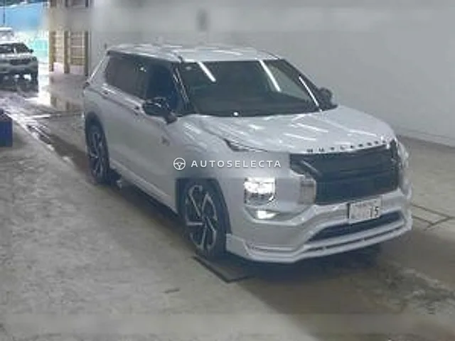 Mitsubishi Outlander PHEV 2022, auction grade 4.5