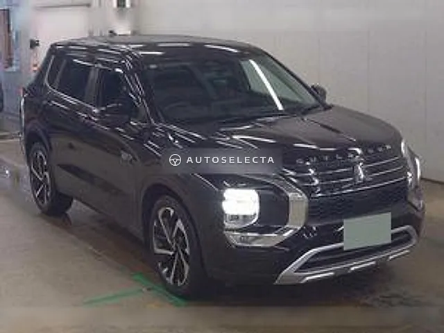 Mitsubishi Outlander PHEV 2022, auction grade 4.5