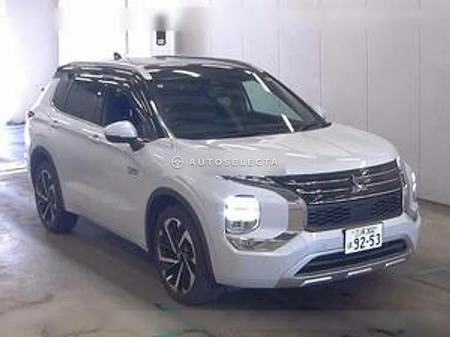 Mitsubishi Outlander PHEV 2022, auction grade 4.5