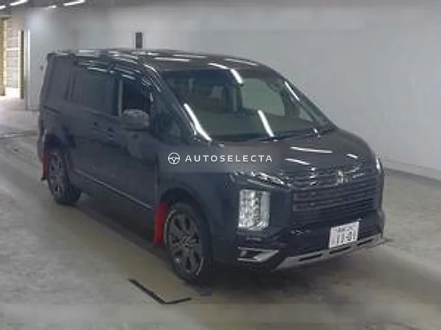 Mitsubishi Delica D:5 2022, auction grade 3.5