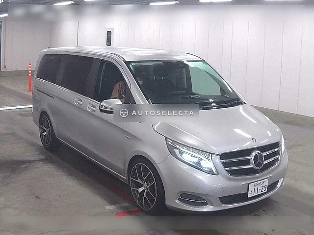 Mercedes-Benz V-Class 2017, auction grade 4