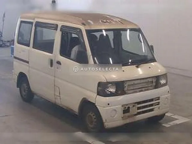 Mitsubishi Minicab Van 2010