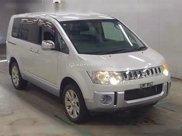 Mitsubishi Delica D:5 2012, auction grade 4.5