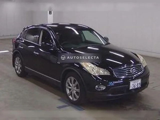 Nissan Skyline Crossover 2010, auction grade 3.5
