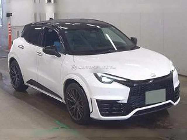 Lexus LBX 2025, auction grade 5
