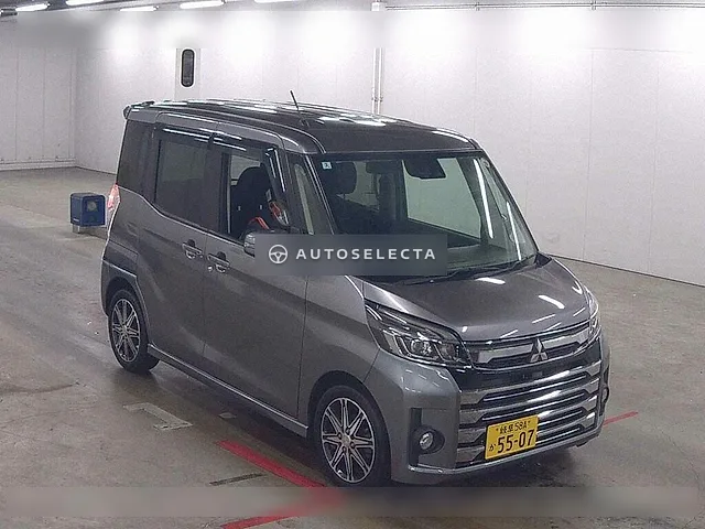 Mitsubishi eK Space Custom 2018, auction grade 3.5