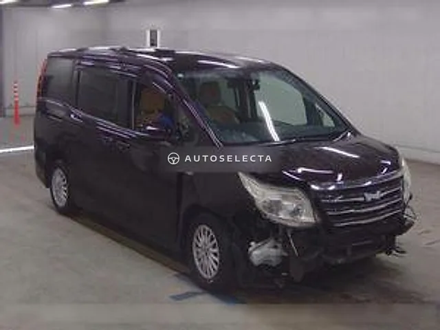 Toyota Noah 2014