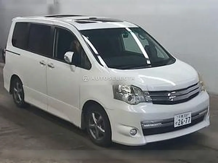 Toyota Noah 2010, photo 1 of 1