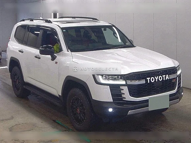 Toyota Land Cruiser GR Sport 2023, auction grade 4.5