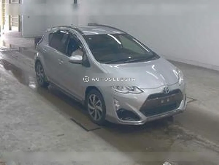 Toyota Aqua 2015, photo 1 of 1