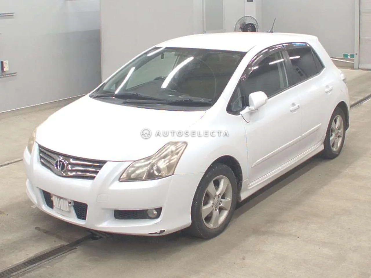 Toyota Blade 2009, photo 1 of 1