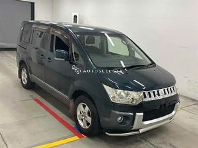 Mitsubishi Delica D:5 2013, auction grade 4