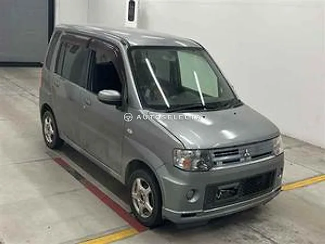 Mitsubishi Toppo 2011, auction grade R
