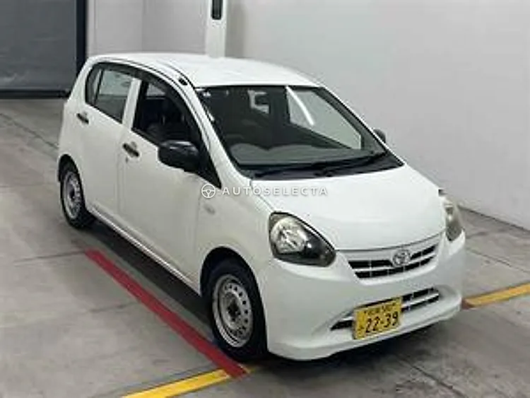 Toyota Pixis Epoch 2012, photo 1 of 1