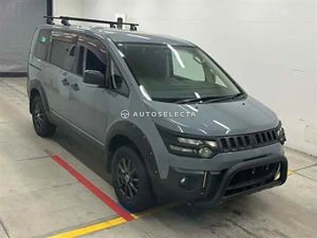 Mitsubishi Delica D:5 2009, auction grade 3.5
