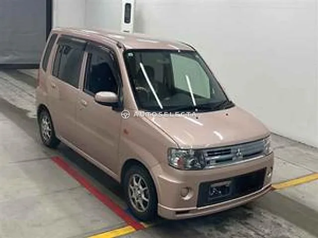 Mitsubishi Toppo 2011, auction grade R