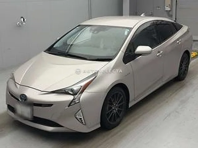 Toyota Prius 2016, auction grade RA