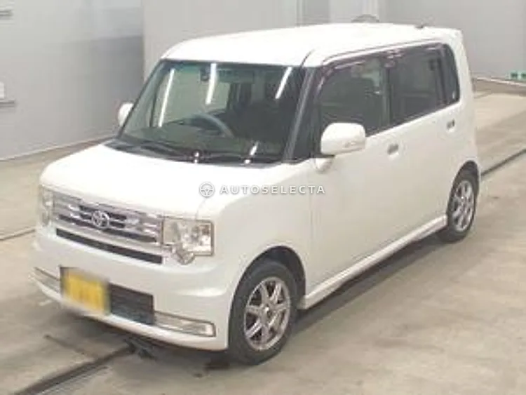 Toyota Pixis Space 2012, photo 1 of 1