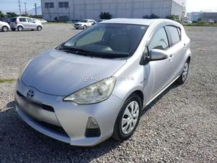 Toyota Aqua 2013, photo 1 of 1