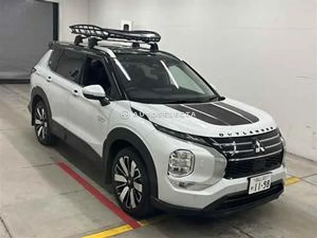 Mitsubishi Outlander PHEV 2024, auction grade 5