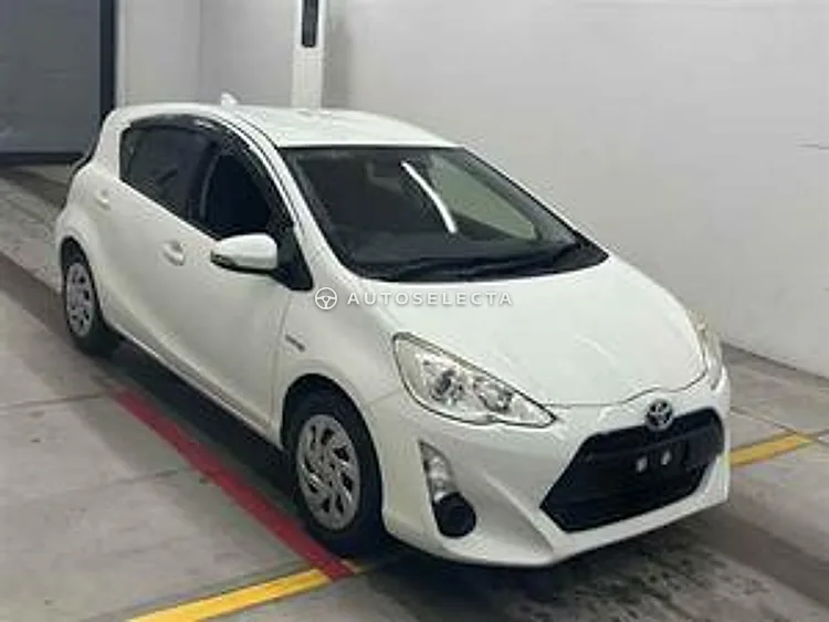 Toyota Aqua 2016, photo 1 of 1