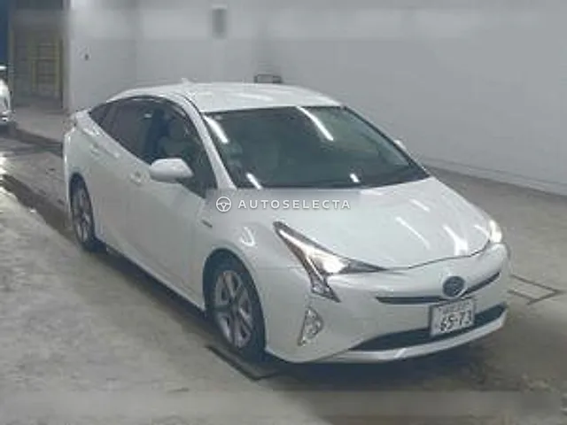 Toyota Prius 2016, auction grade R