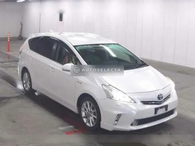 Toyota Prius Alpha 2013, auction grade R