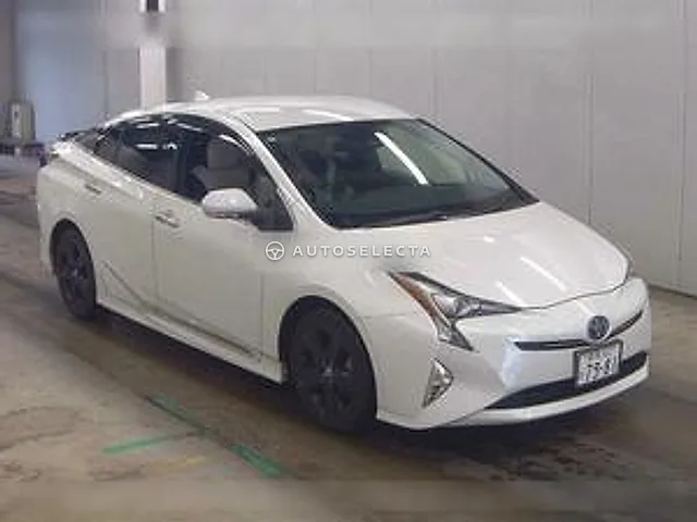 Toyota Prius 2017, auction grade 3.5