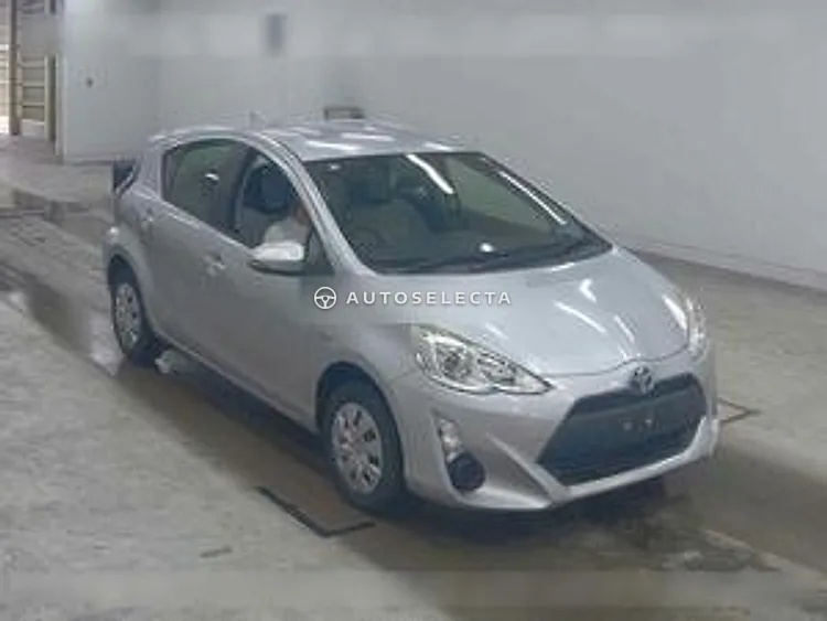 Toyota Aqua 2015, photo 1 of 1