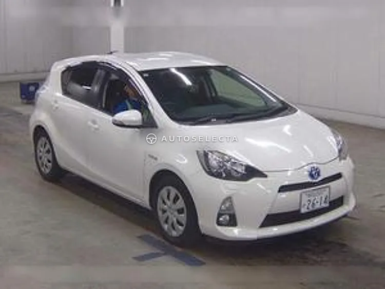 Toyota Aqua 2013, photo 1 of 1
