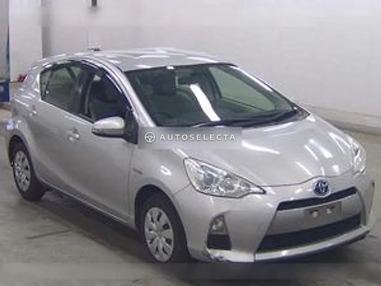 Toyota Aqua 2013, photo 1 of 1