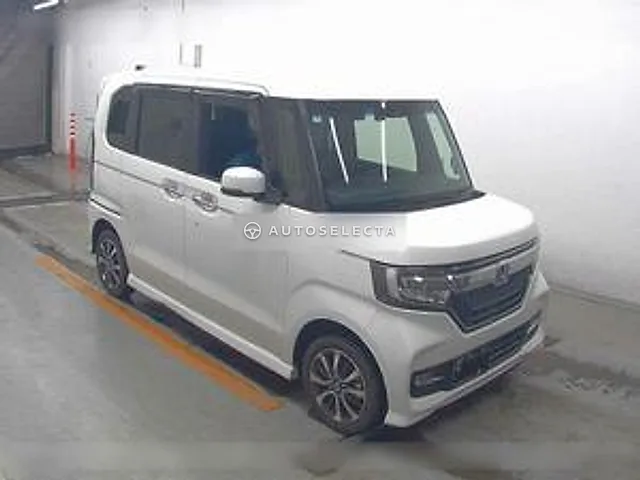 Honda N-BOX Custom 2019, auction grade R