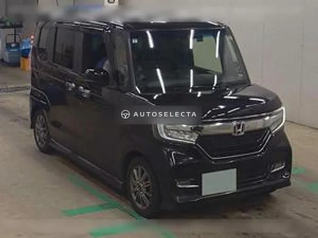 Honda N-BOX Custom 2019, auction grade R