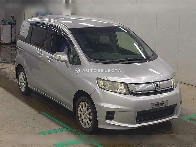 Honda Freed Spike 2014, auction grade 3.5