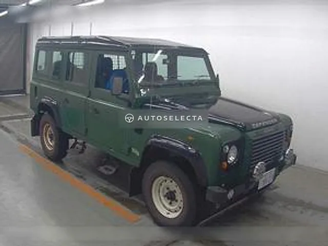 Land Rover Defender 2002, auction grade 3