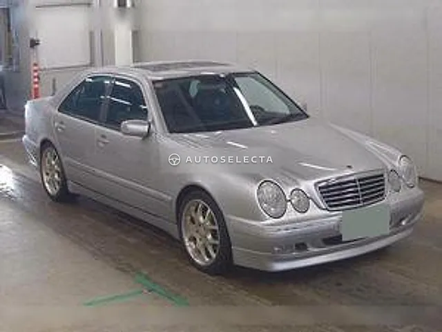 Mercedes-Benz E-Class 2005, auction grade 4
