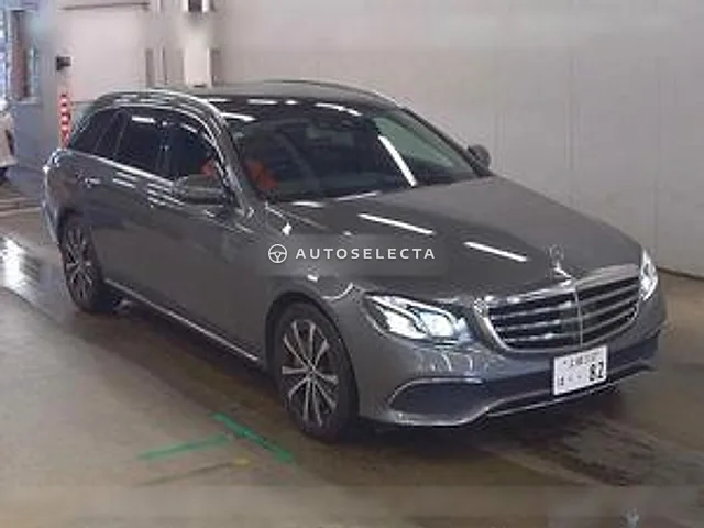Mercedes-Benz E-Class Station Wagon 2018, auction grade 4.5