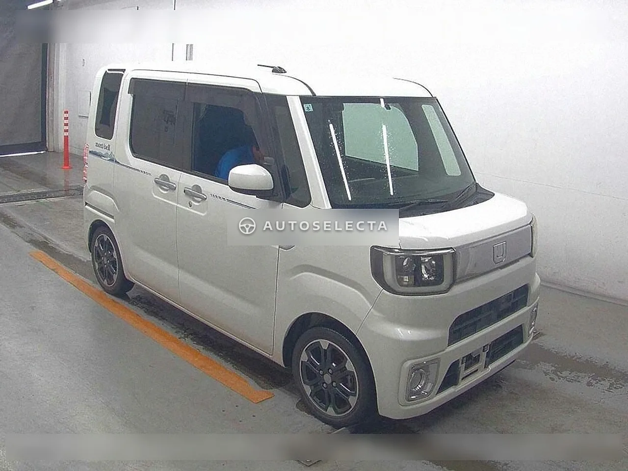 Daihatsu Wake 2015, photo 1 of 1