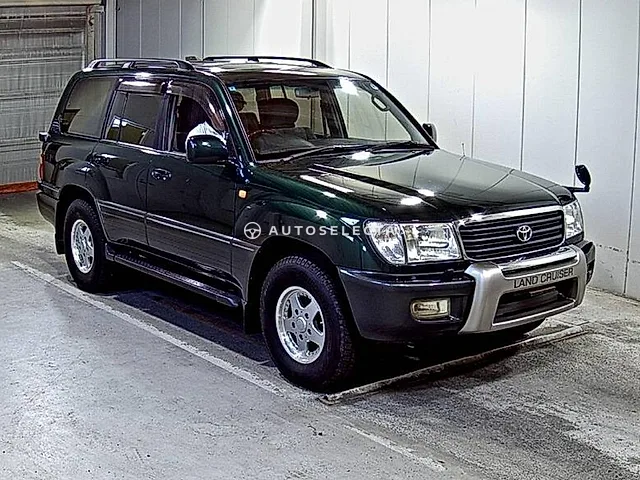 Toyota Land Cruiser 100 1998, auction grade 3.5